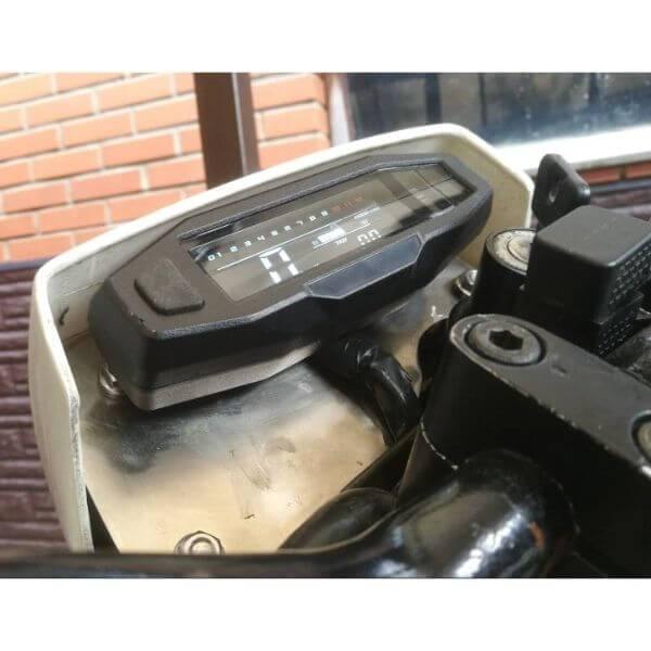 Compteur moto universel - LED digitale | flat tracker | scrambler